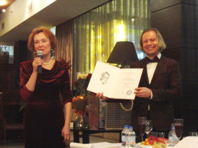 Вручение диплома академика 1.jpg